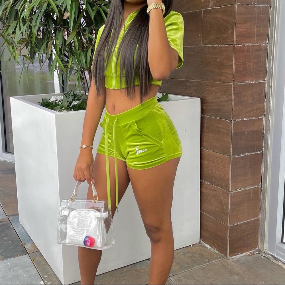 GSUWOO GREEN APPLE VELOUR SET